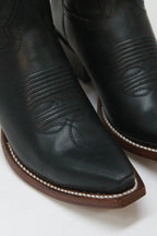 BLACK PLAIN LEATHER SNIP TOE