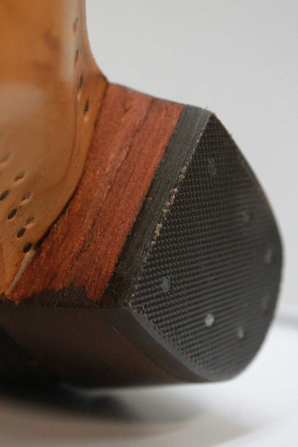 BROWN MEDIUM STUDDED BOOTS