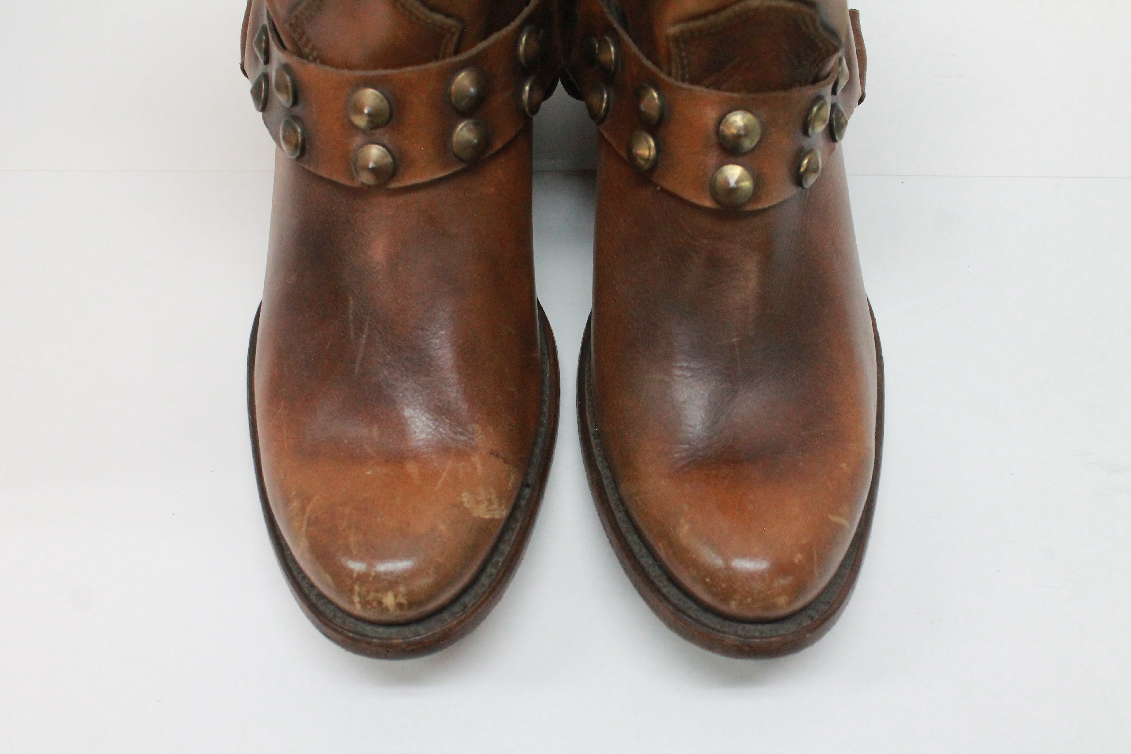 Distressed Low Brown Women's Boots