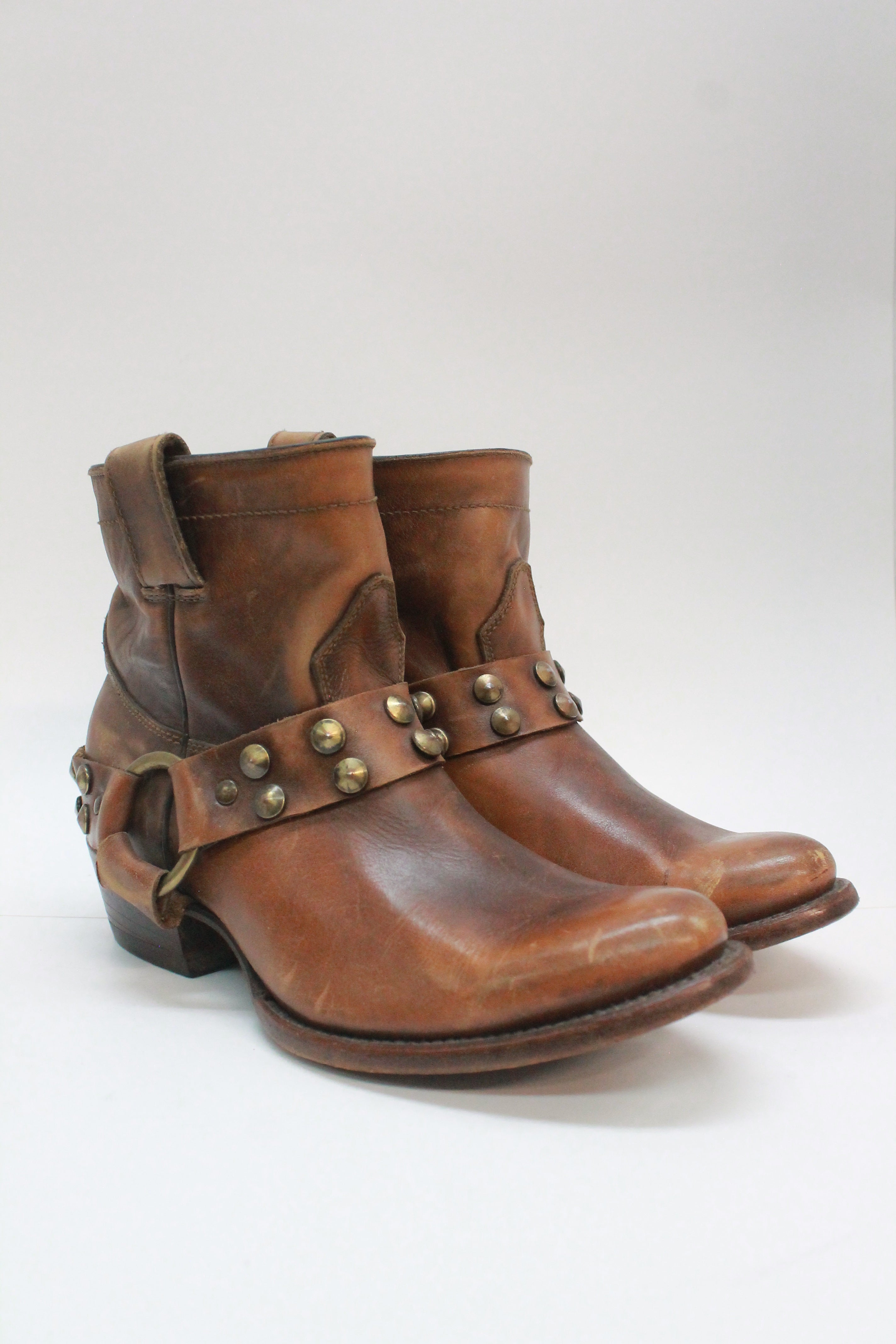 Distressed Low Brown Women's Boots