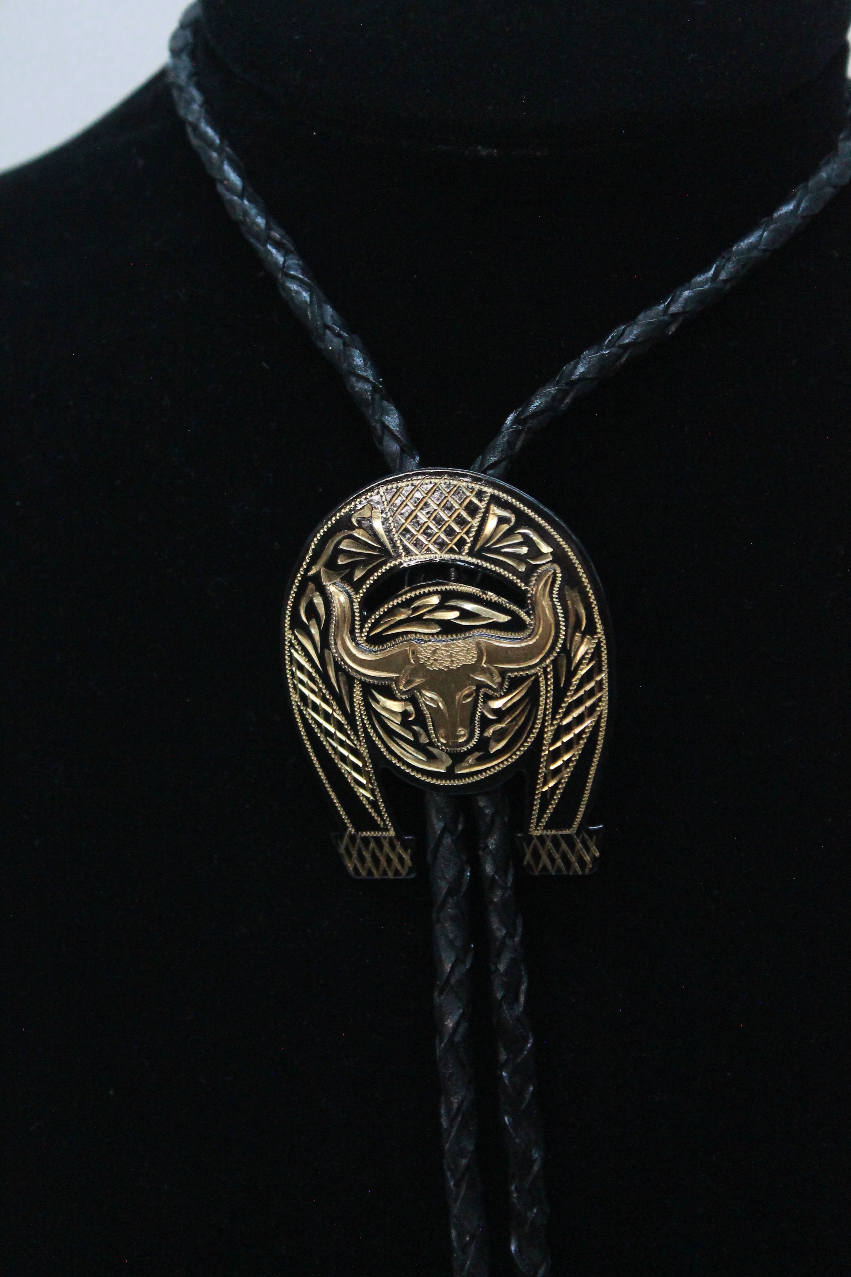 Two Tone Longhorn & Horseshoe Bolo Tie