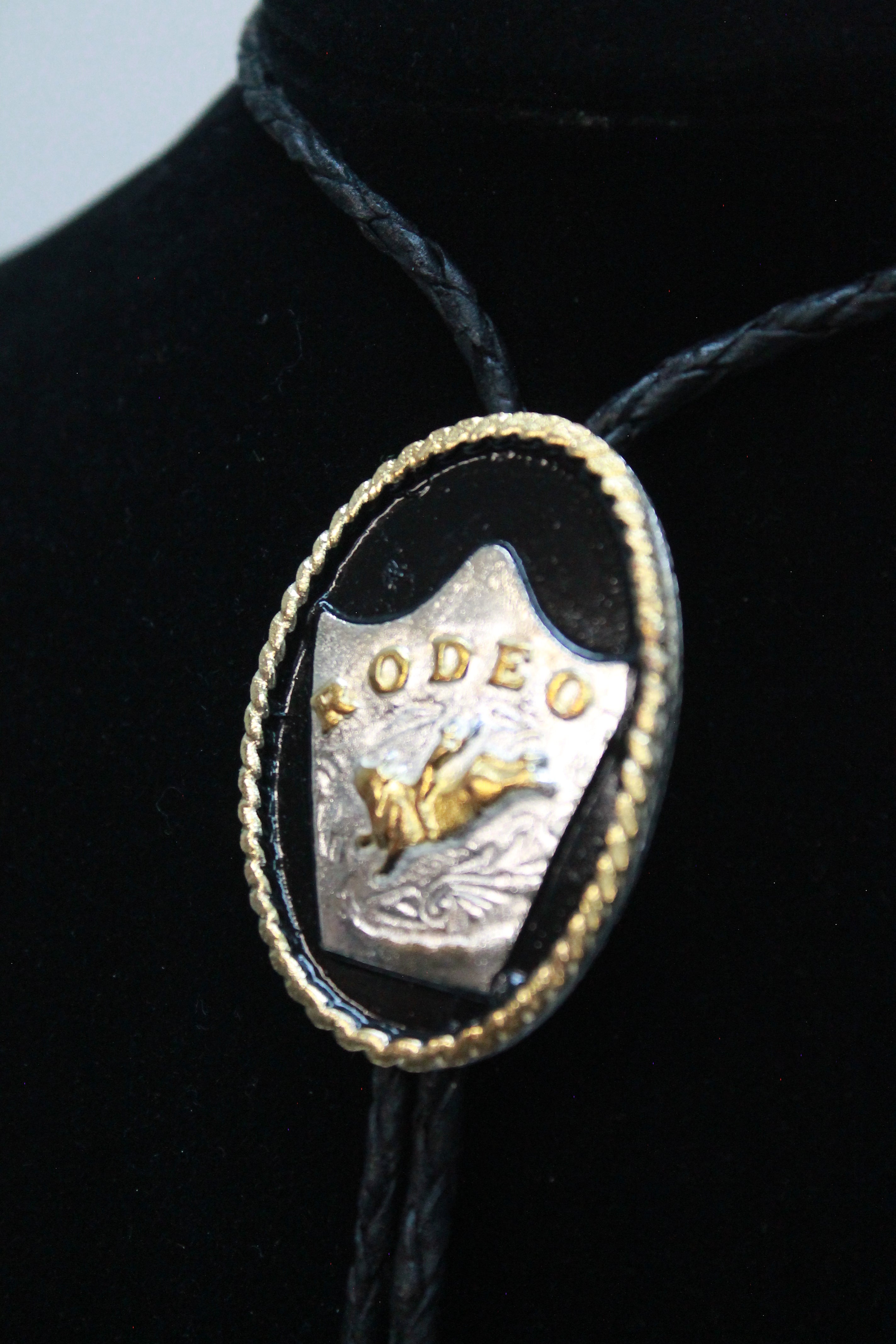 Tri-Color Rodeo Bolo Tie