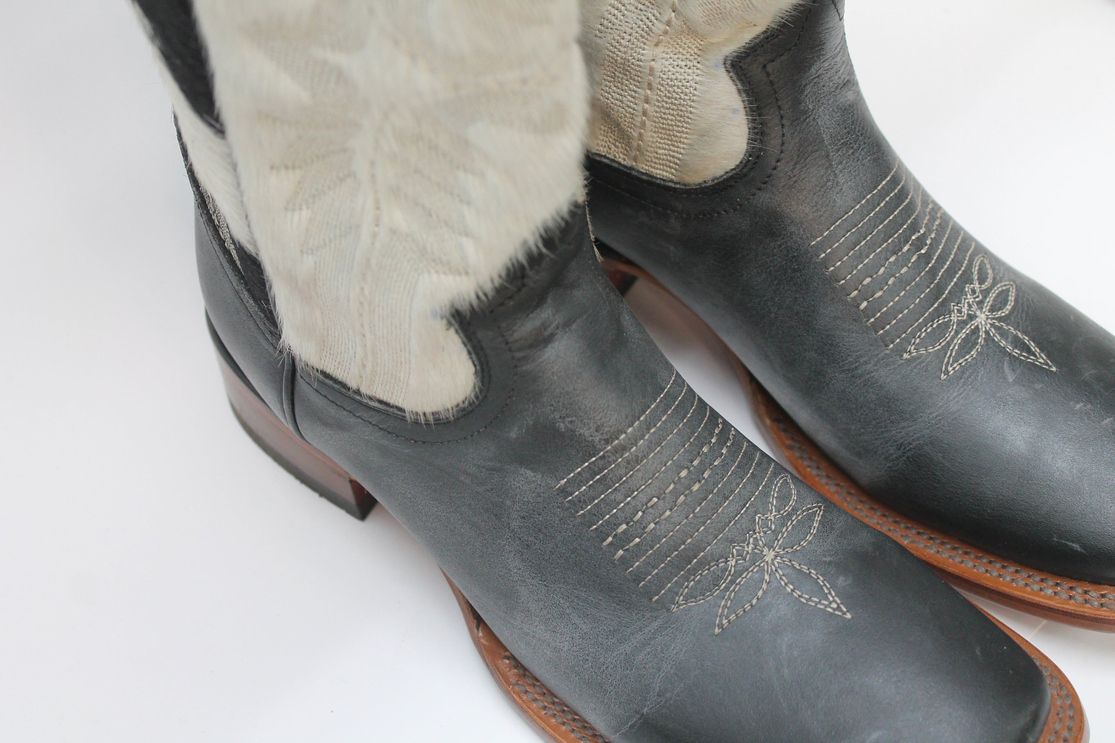KNEE HIGH COWHIDE LEATHER BOOTS