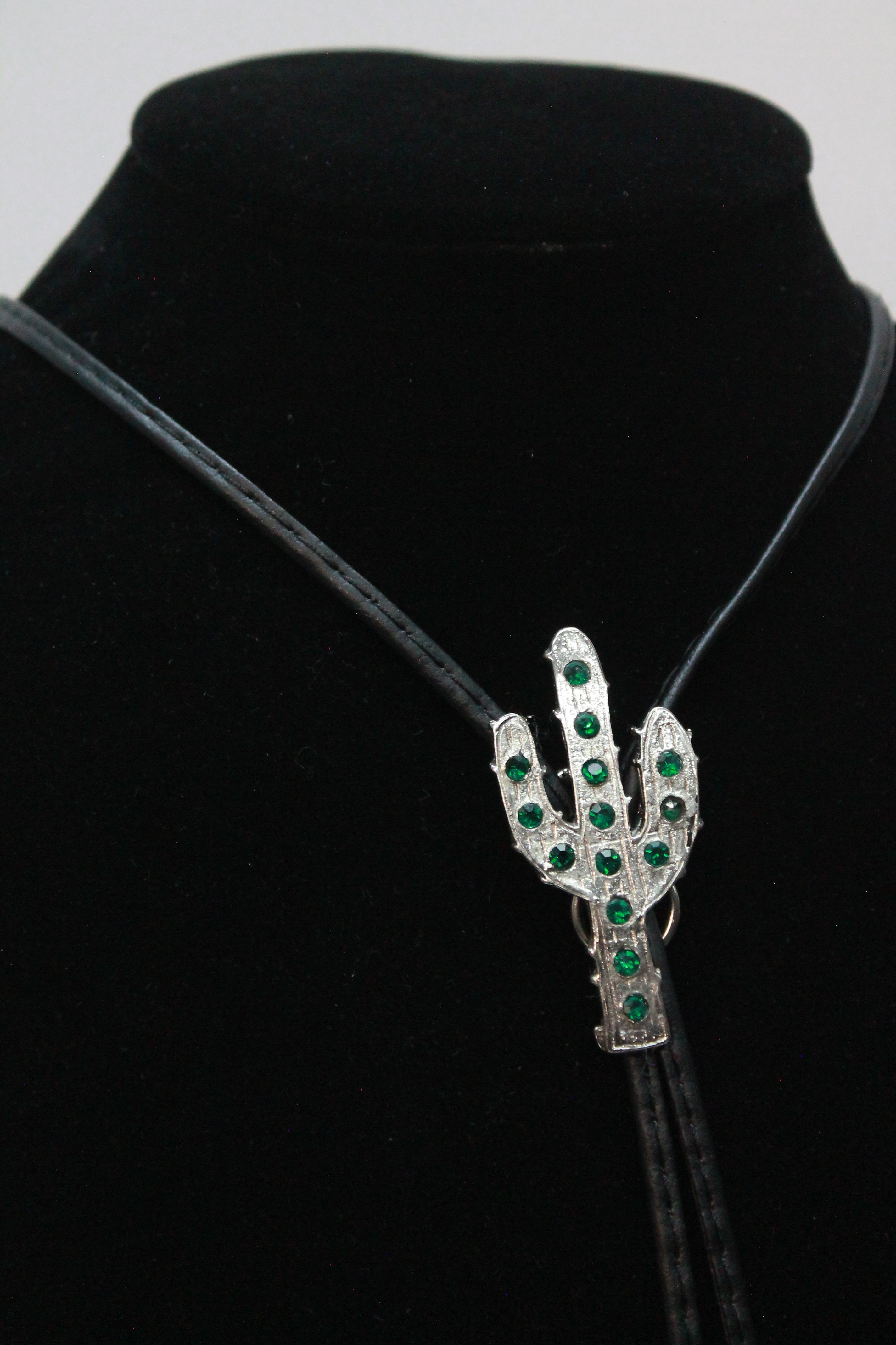 Nopal Verde Bolo Tie